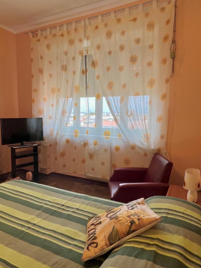 Bed and Breakfast Vicino A Tutto Vercelli Exterior foto
